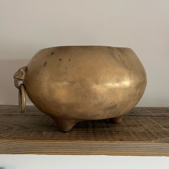 Vintage Brass Lion Head planter bowl - Picture 2 of 5